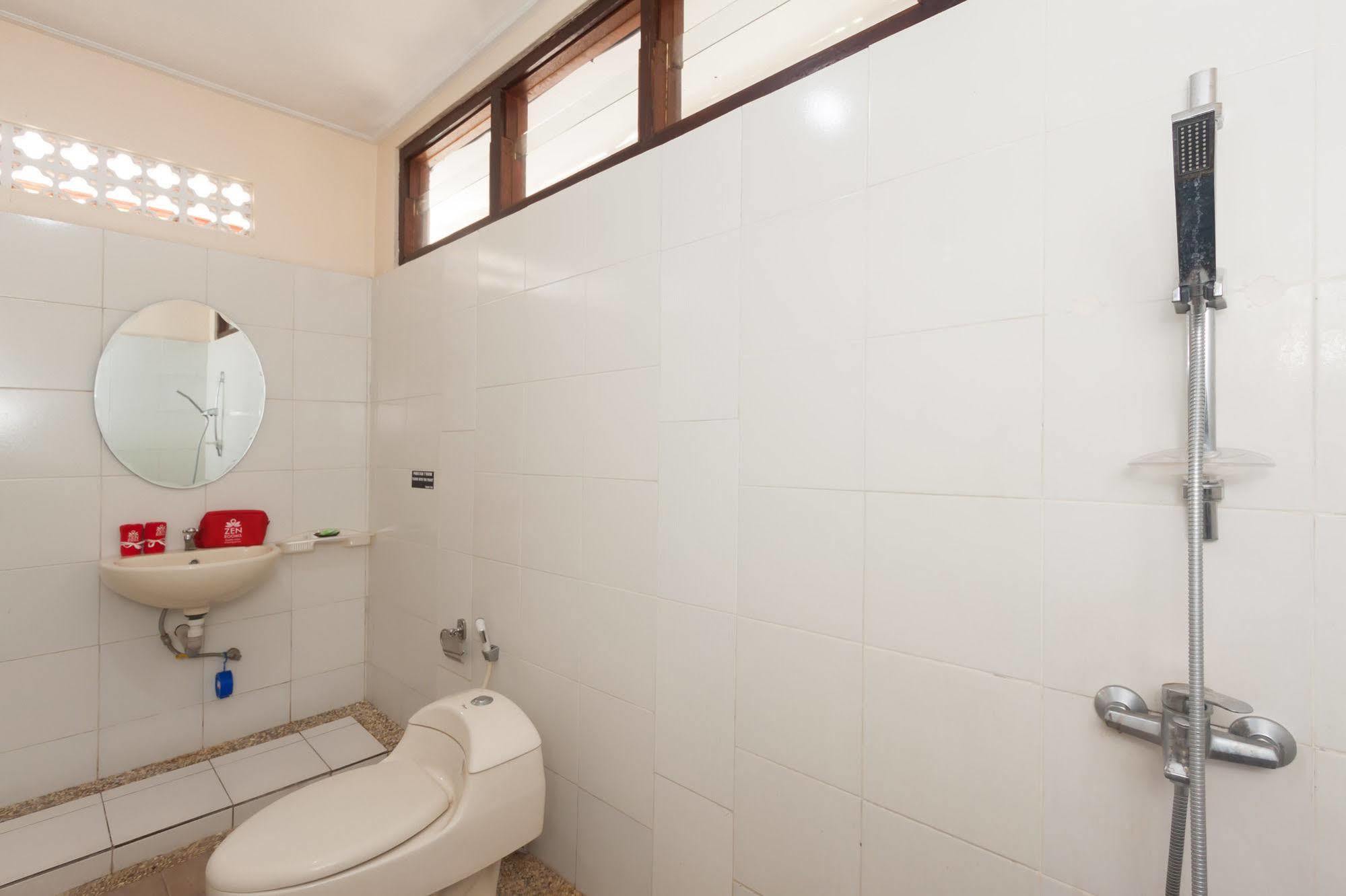 Zen Rooms Sanur Blanjong Sekawaru 外观 照片